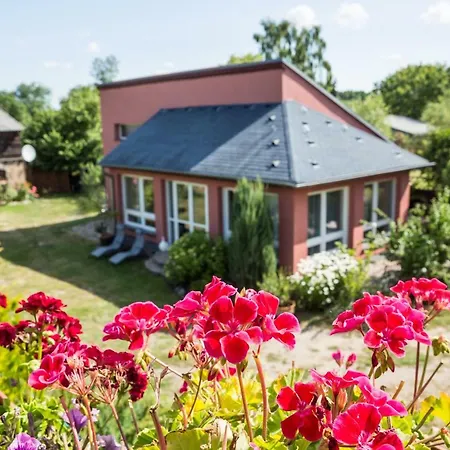Holiday home Lea Lee *